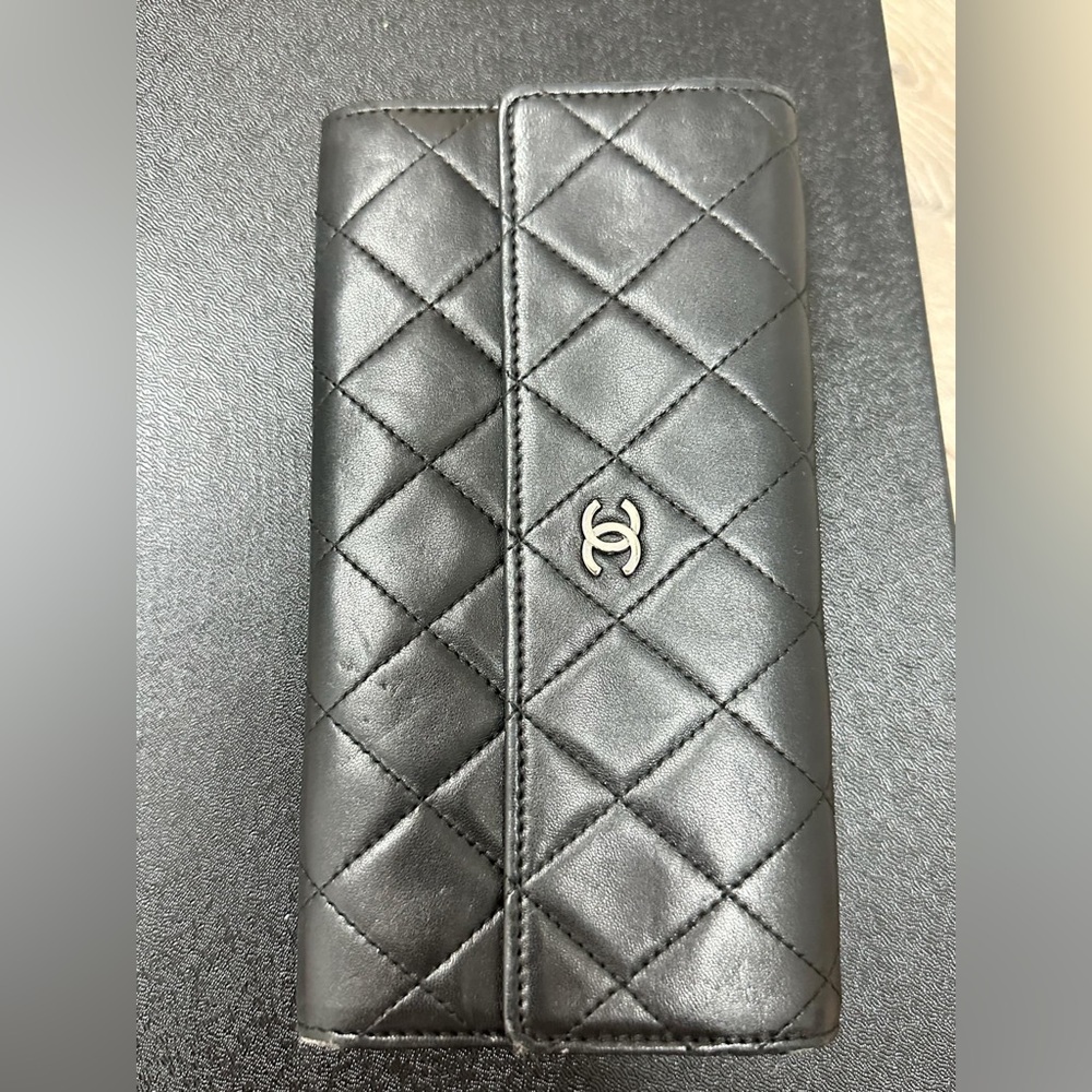 CHANEL Black Quilted Leather Wallet